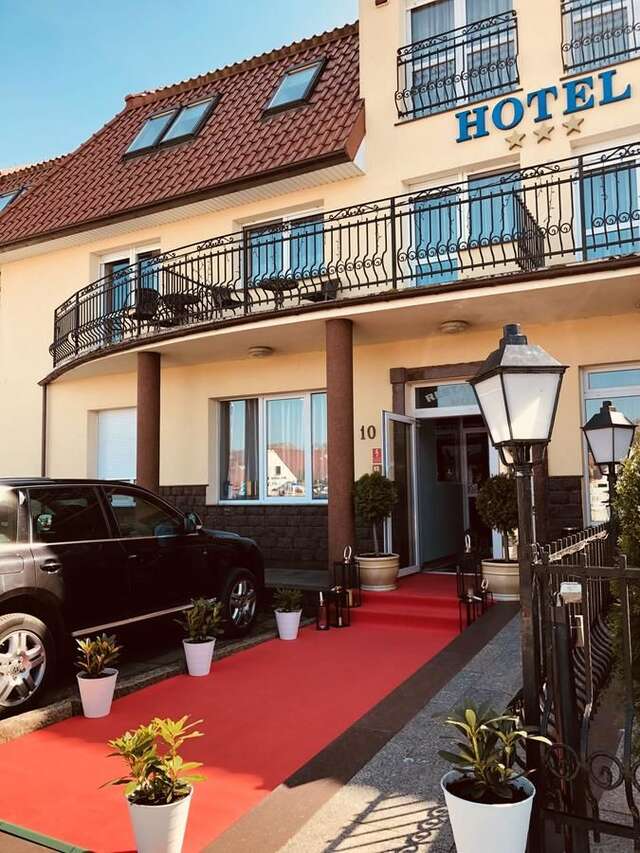 Отель Hotel Gołąbek Леба-13